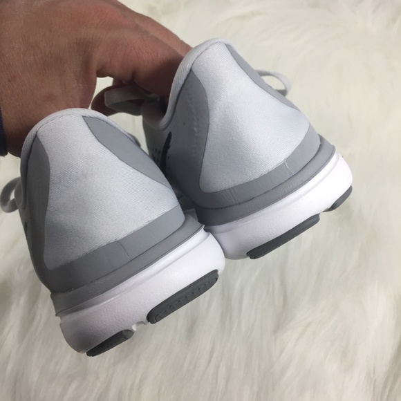🔥SOLD🔥NIKE WOMEN'S FLEX RN 2017 RUNNING SNEAKERS - Picture 6 of 8